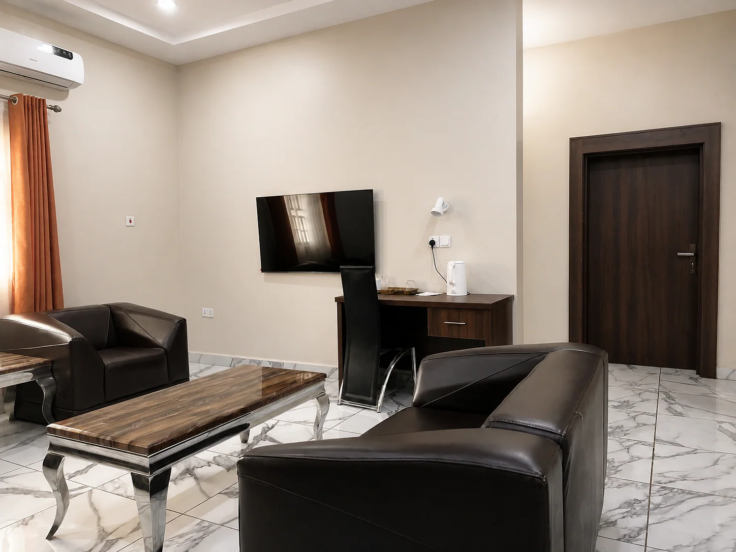 Living room in the Deluxe Suite at HASKE Hotel Luxury